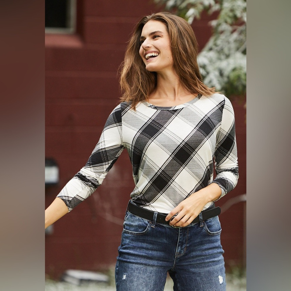 🆕 NWT Maurices 24/7 Black Plaid Long Sleeve Tee